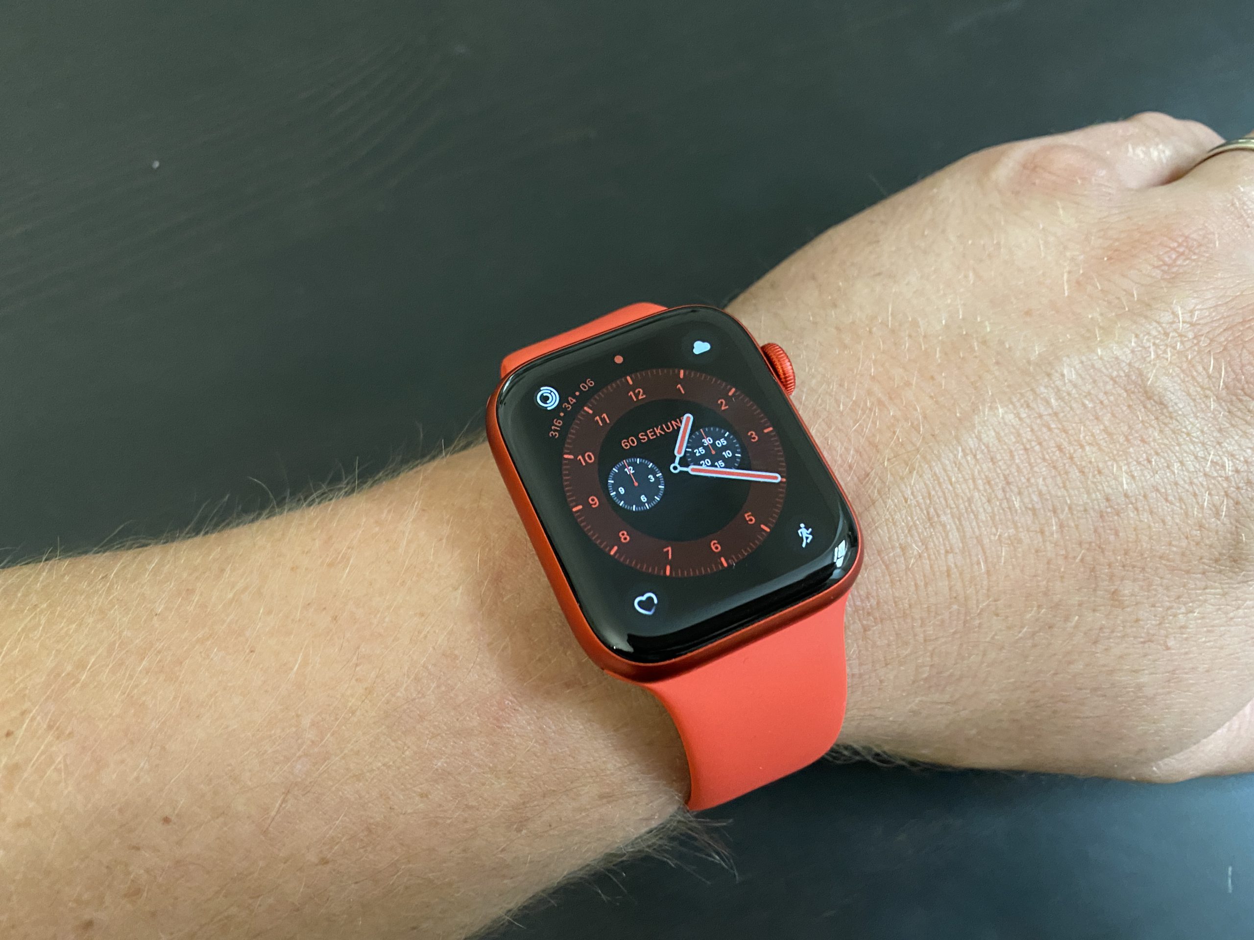 Какие часы лучше apple watch 6